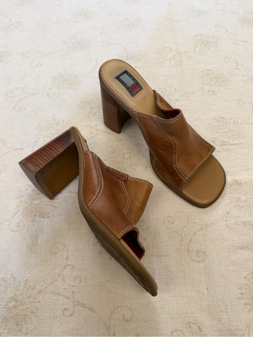 VINTAGE TOMMY HILFIGER  Heels